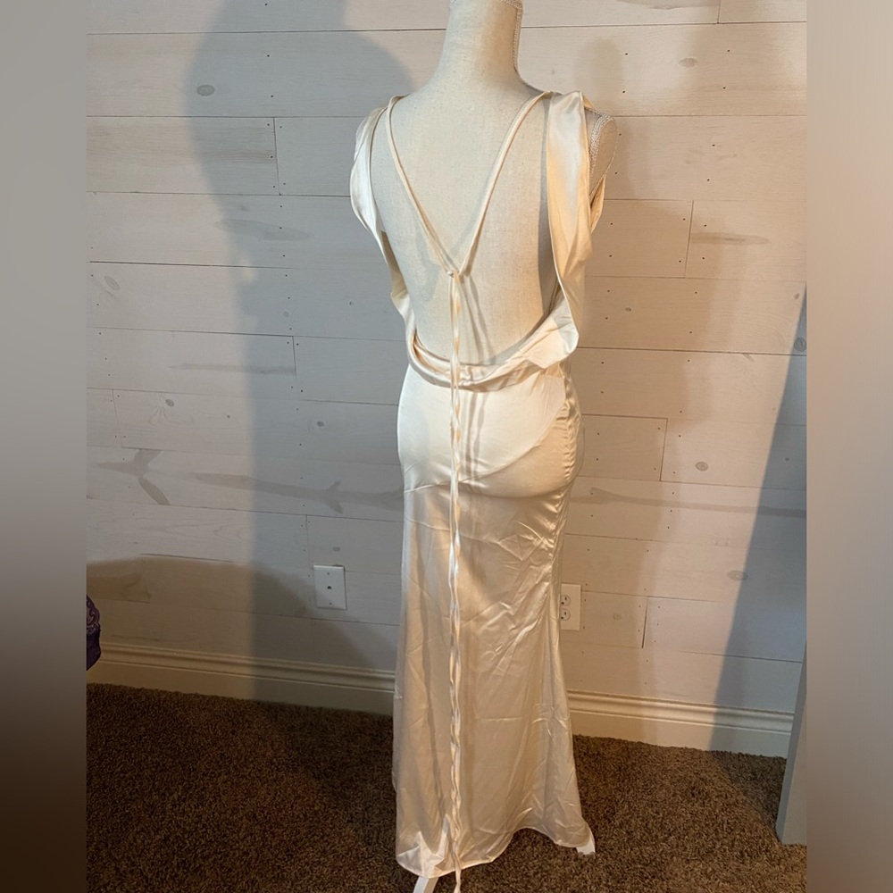 NWT Backless Cream Maxi Dress with Tie Details Size Medium-fits like XS